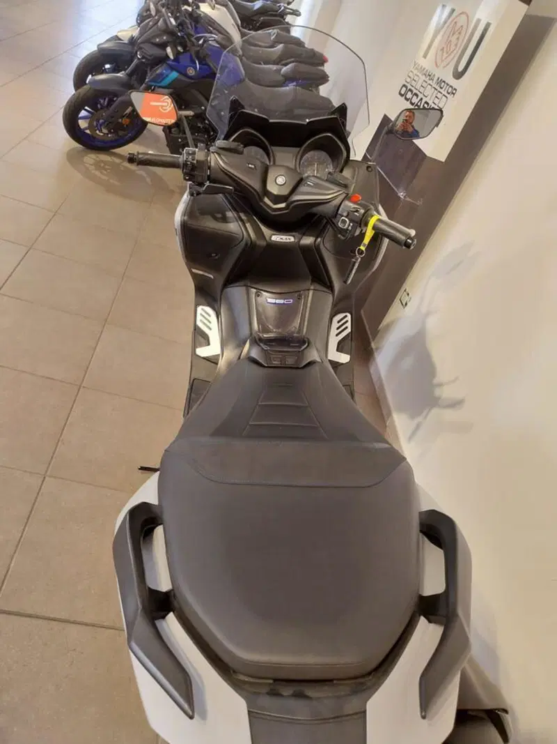 Yamaha T-Max 560 (2020 - 21) (3)