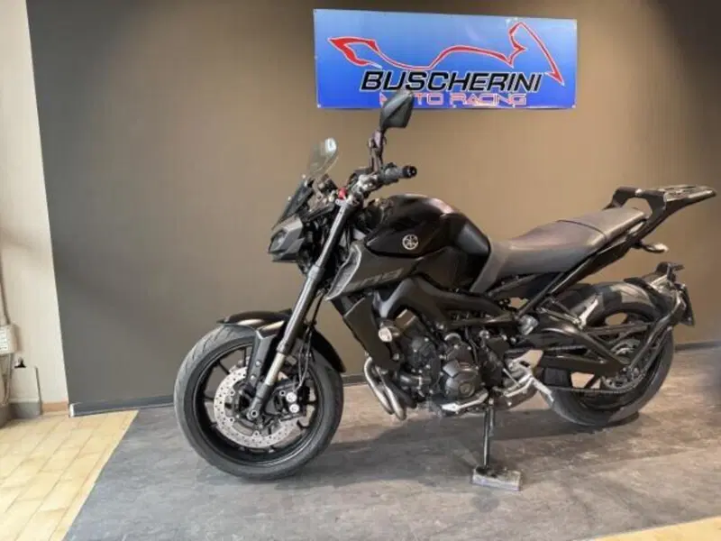 Yamaha MT-09 (2017 - 20) (2)