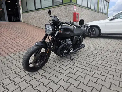 Moto Guzzi V7 Stone (2021 - 24) usata