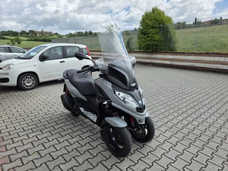 Piaggio MP3 300 Sport ABS Hpe (2021 - 24) (2)