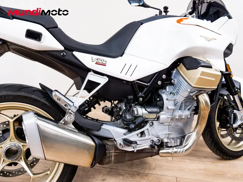 Moto Guzzi V100 Mandello (2022 - 24) (3)