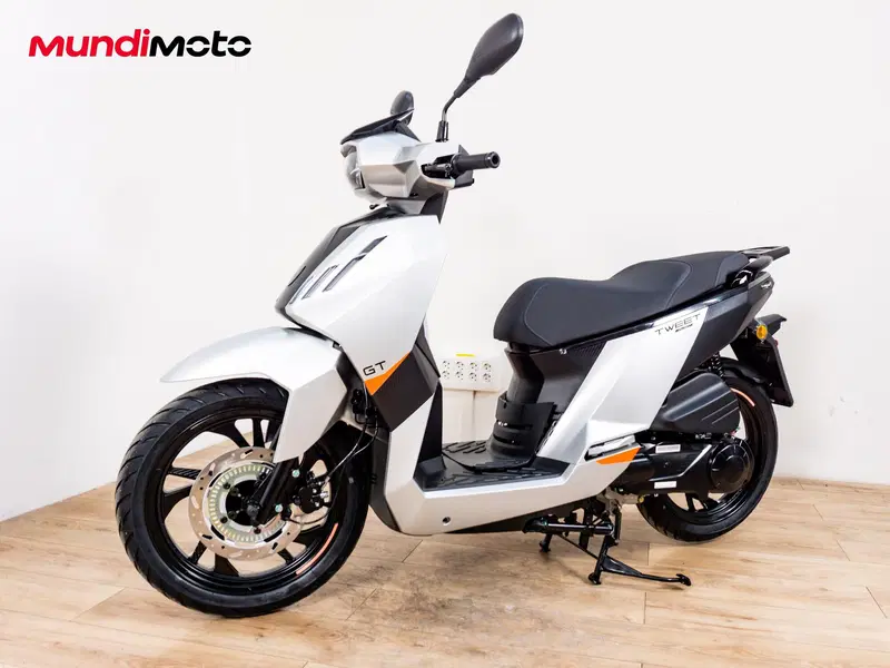 Peugeot Tweet 125 FL GT (2025 - 26) (8)
