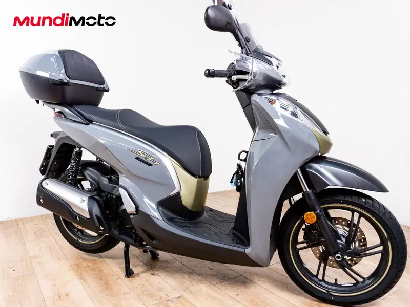 Honda SH 300 i ABS (2013 - 14) (2)