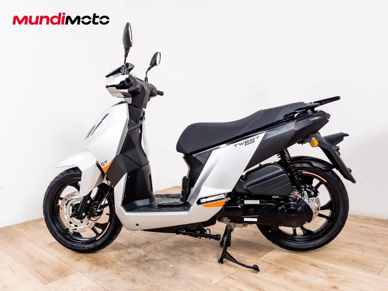 Peugeot Tweet 125 FL GT (2025 - 26) (6)