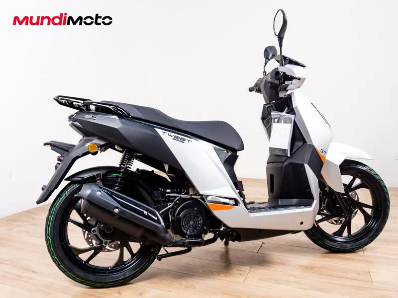 Peugeot Tweet 125 FL GT (2025 - 26) (3)