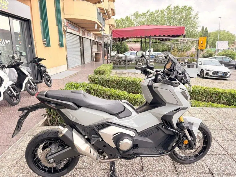 Honda X-ADV 750 DCT (2021 - 24) (13)