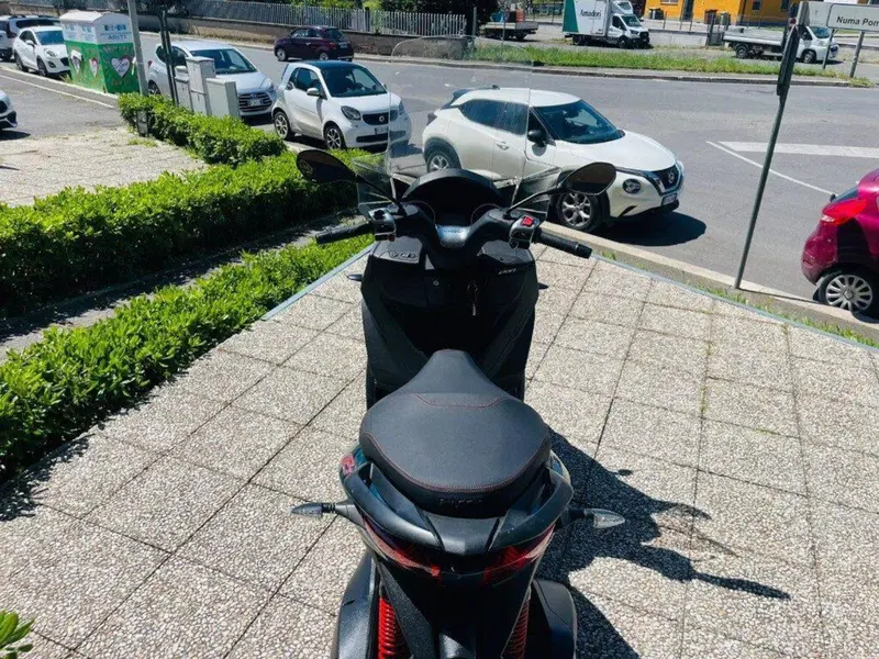 Piaggio MP3 300 ABS Hpe (2021 - 24) (5)