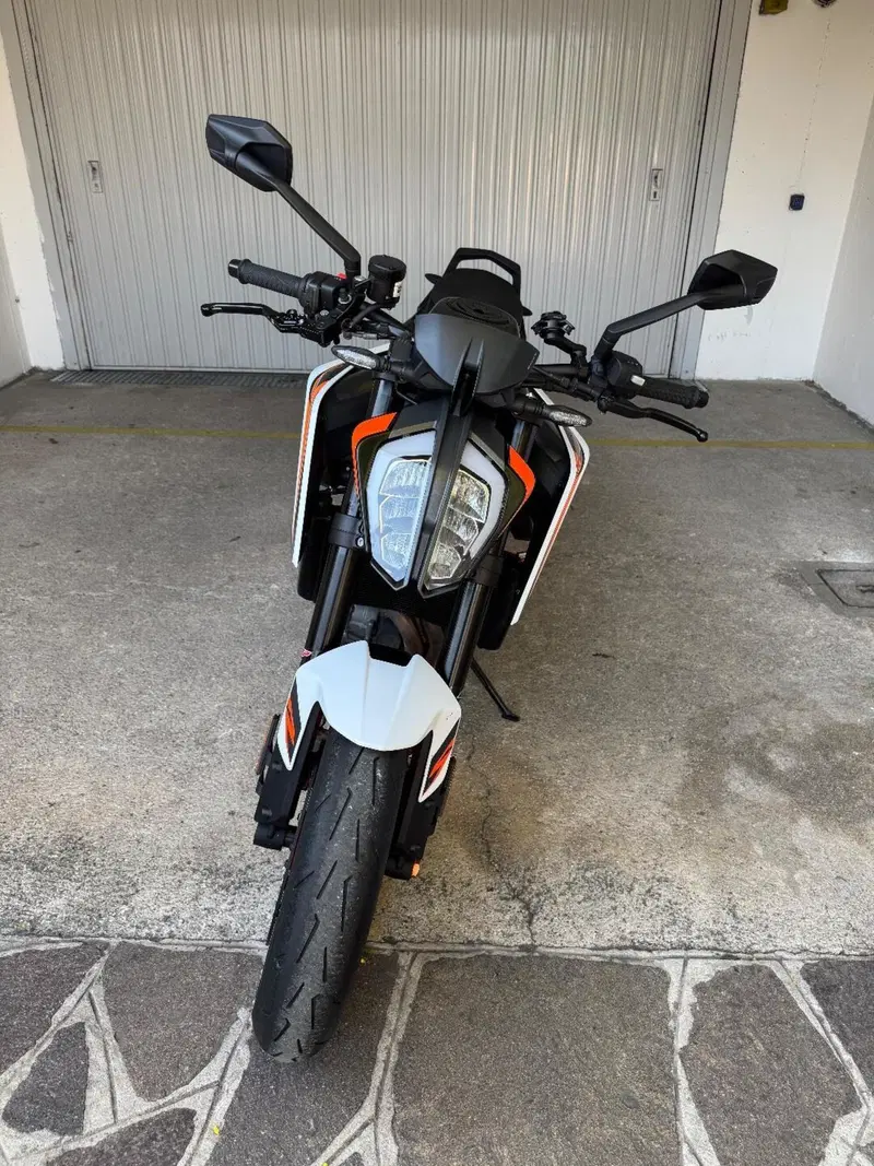 KTM 890 Duke R (2021) (4)