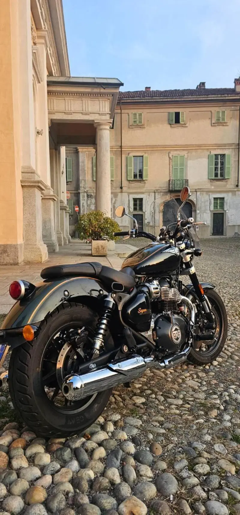 Royal Enfield Super Meteor 650 (2023 - 26) (6)