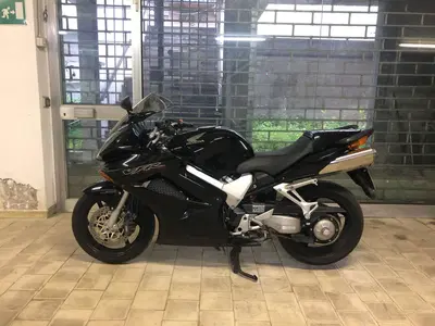 Honda VFR 800 (2002 - 05) usata