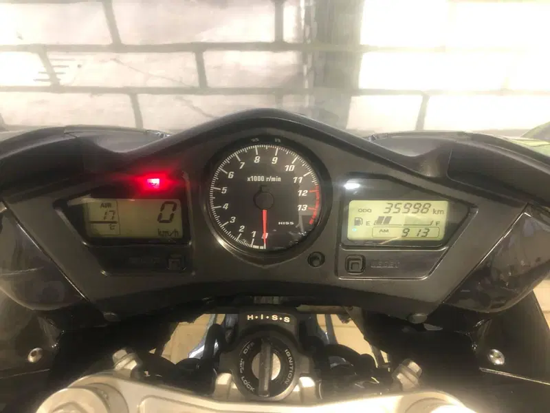 Honda VFR 800 (2002 - 05) (5)