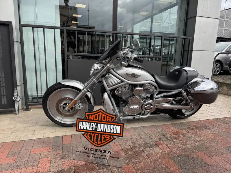 Harley-Davidson 1130 V-Rod (2002 - 05) - VRSCA (2)