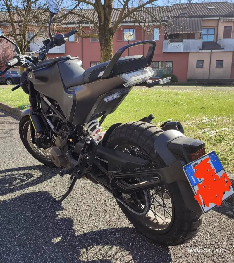 Husqvarna Svartpilen 401 (2021 - 23) (6)