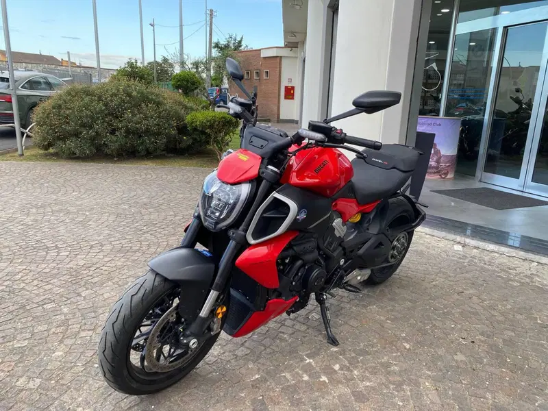 Ducati Diavel V4 (2023 - 26) (4)