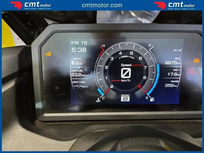 Yamaha T-Max 560 Tech Max (2022 - 24) (5)