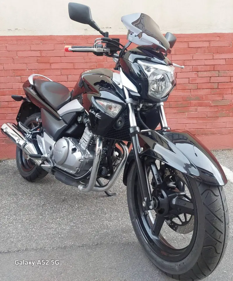 Suzuki Inazuma 250 (2012 - 17) (2)