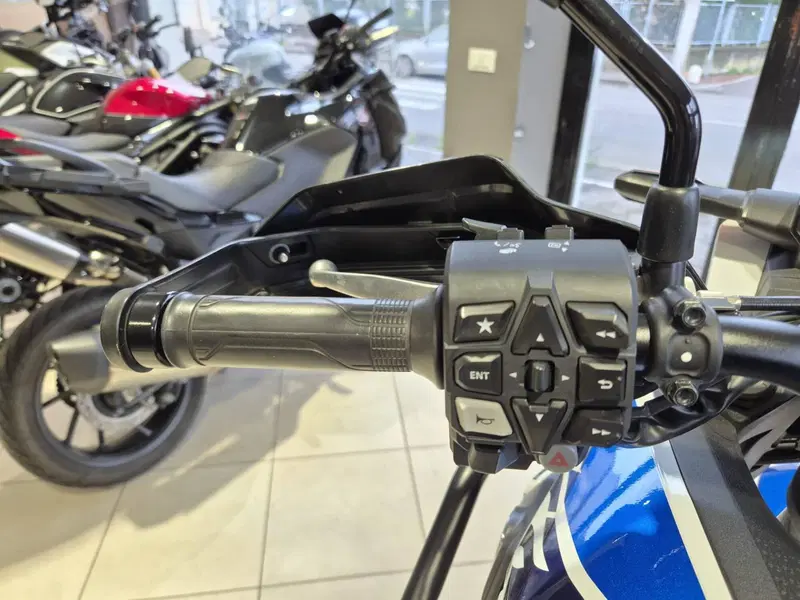 Honda Africa Twin CRF 1100L (2022 - 23) (14)