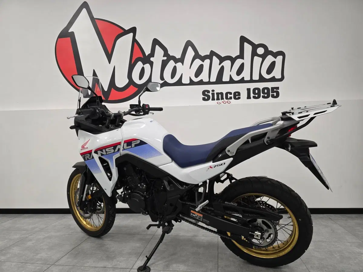 Honda Transalp XL750 (2026) (2)