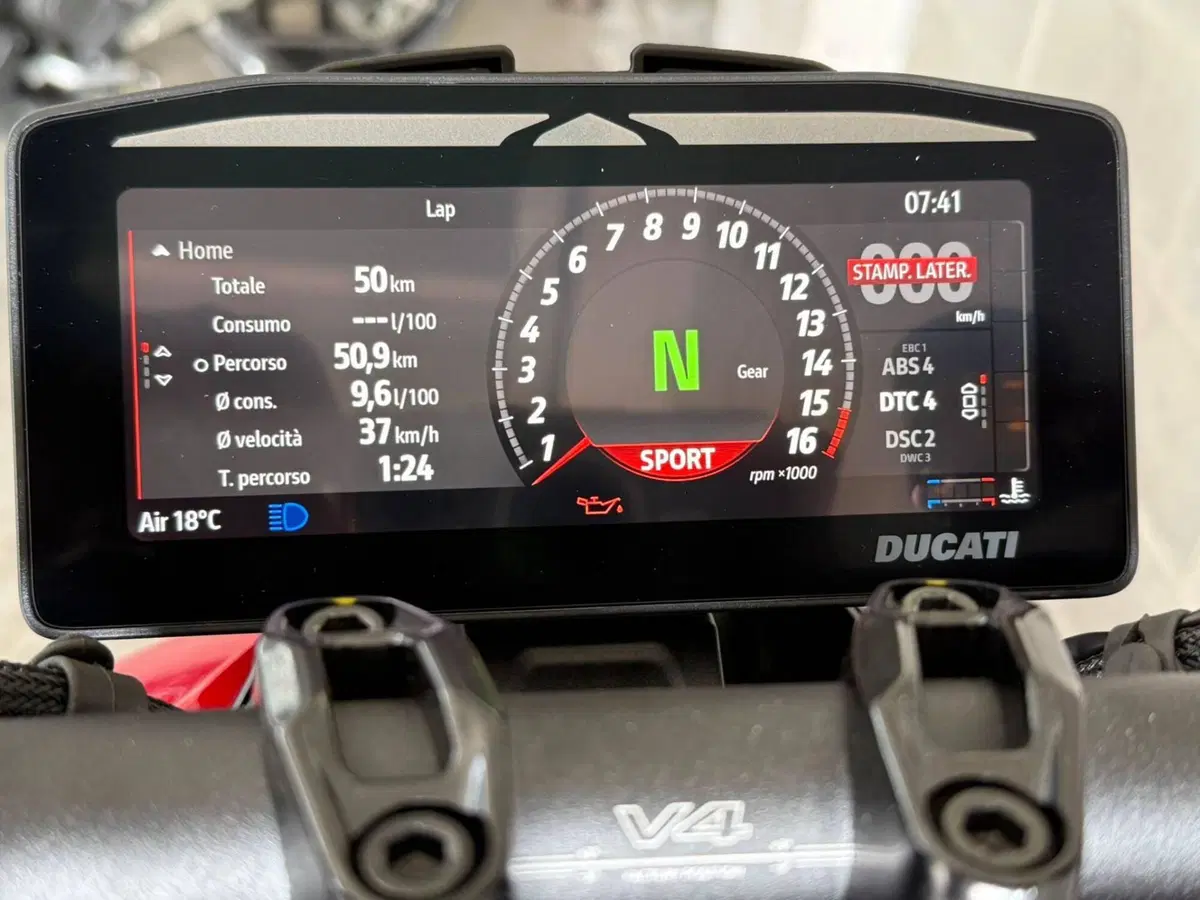 Ducati Streetfighter V4 (2025 - 26) (3)