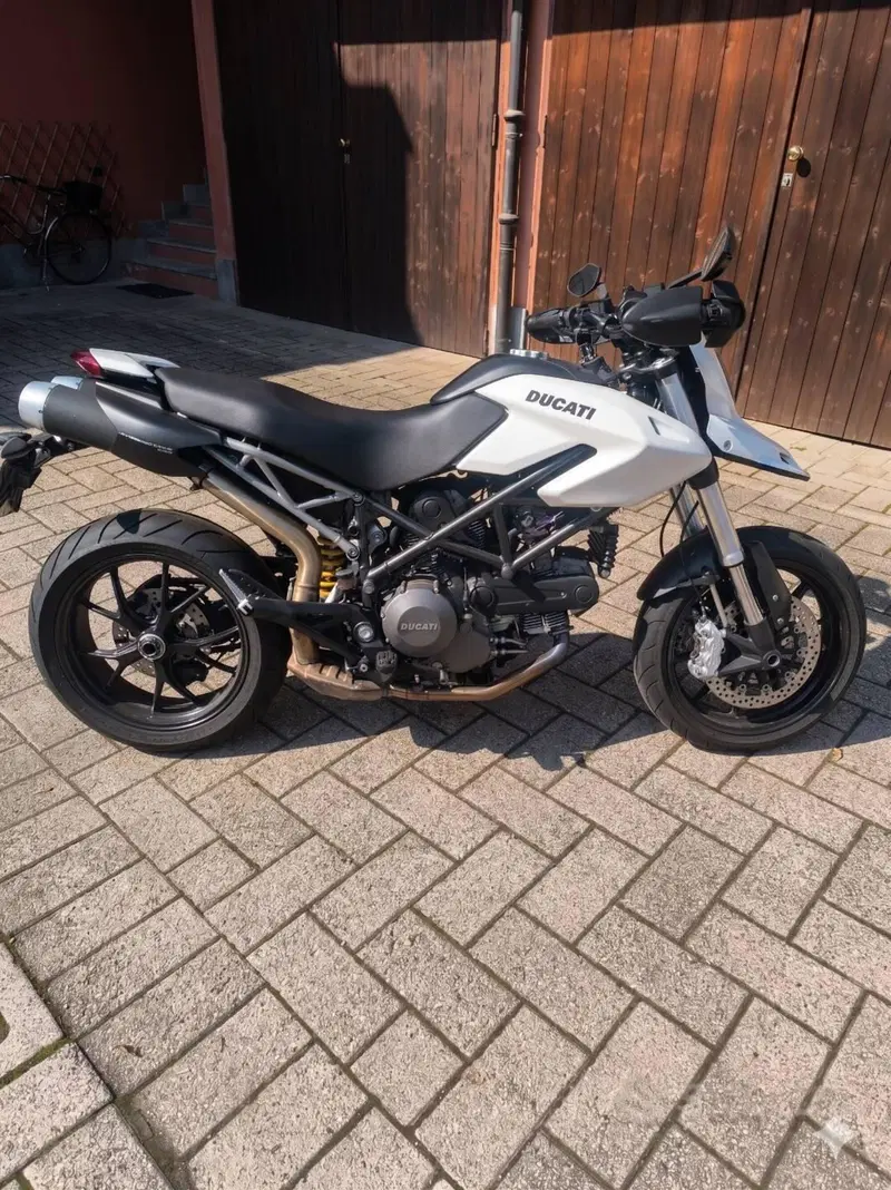 Ducati Hypermotard 796 (2012) (2)