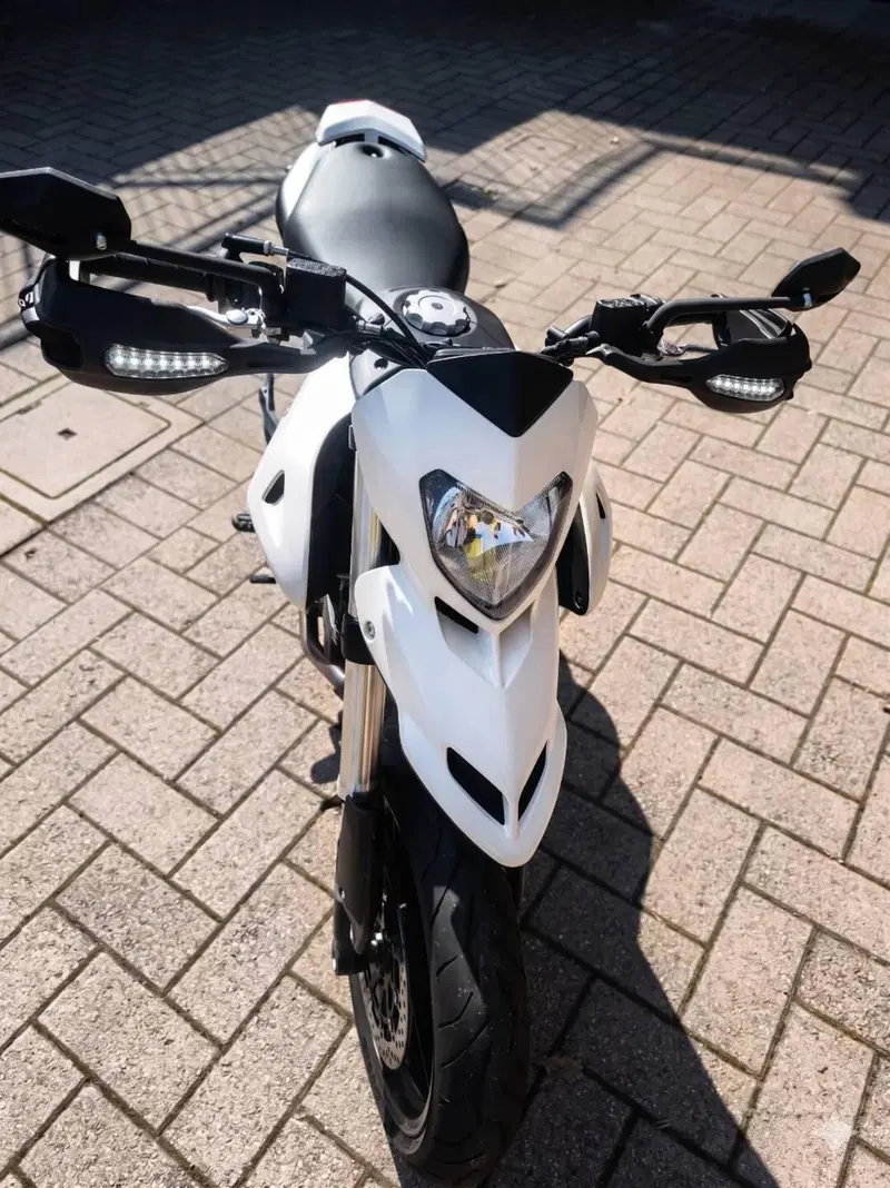 Ducati Hypermotard 796 (2012) (4)