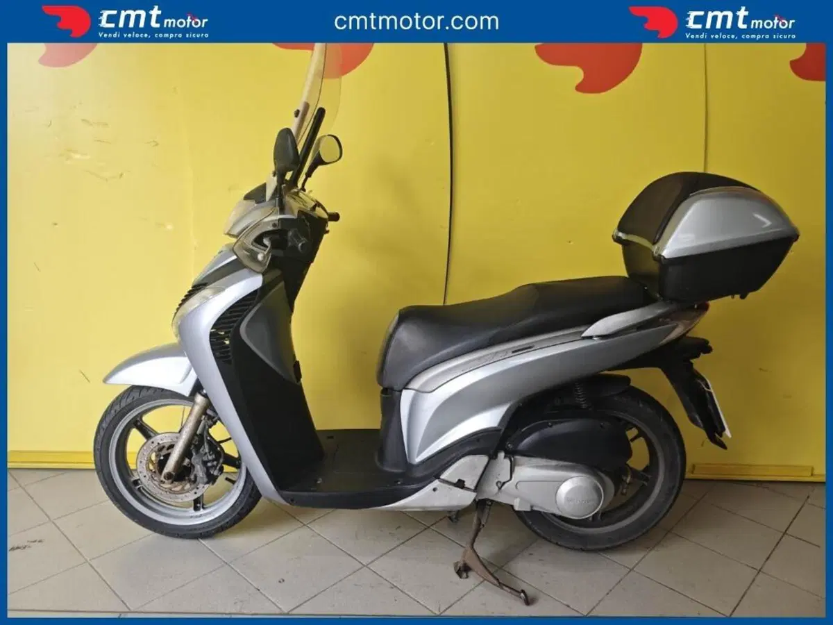 Honda SH 150i (2009 - 12) (3)