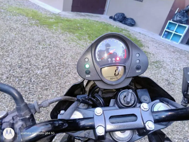Kawasaki ER-6N (2009 - 11) (6)