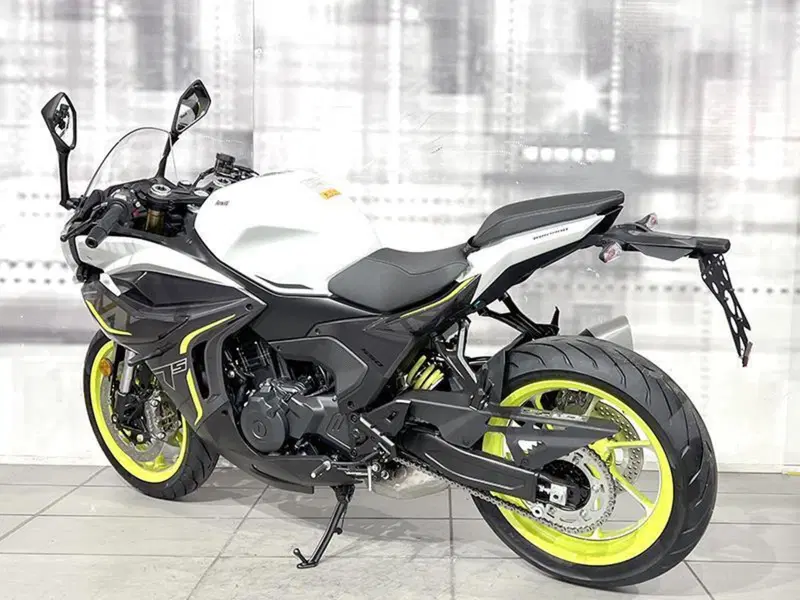 Benelli Tornado 550 (2025 - 26) (2)