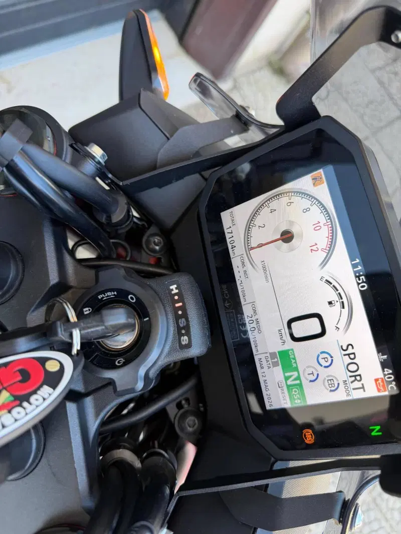 Honda CB 750 Hornet (2023 - 24) (4)