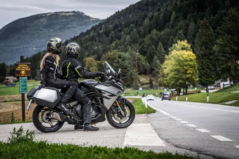 CFMOTO 650GT (2021 - 26) (9)