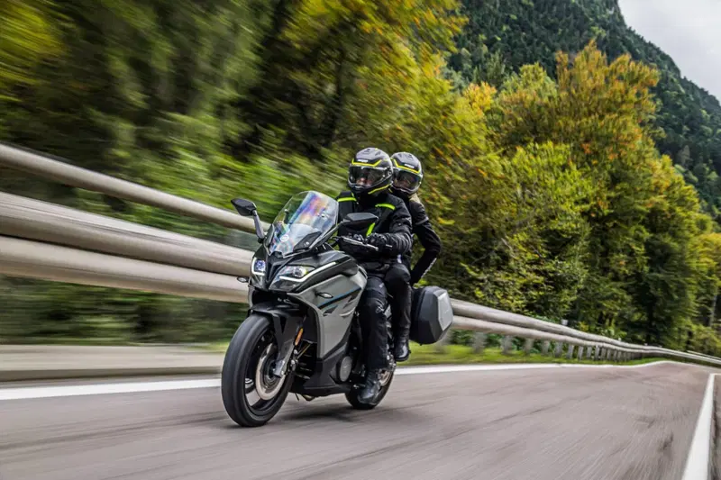 CFMOTO 650GT (2021 - 26) (10)