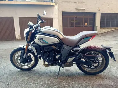 CFMOTO 700CL-X Heritage (2021 - 26) usata