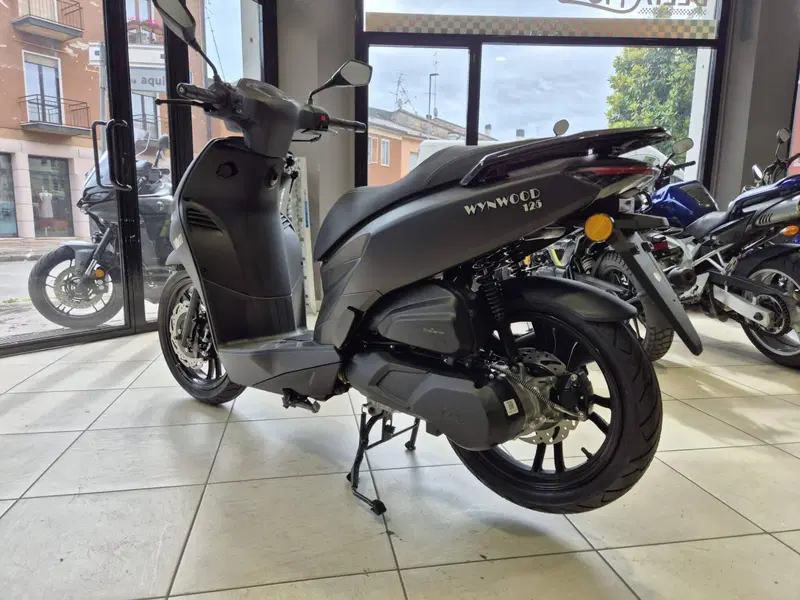 Um Italia Wynwood 125 (2025 - 26) (7)