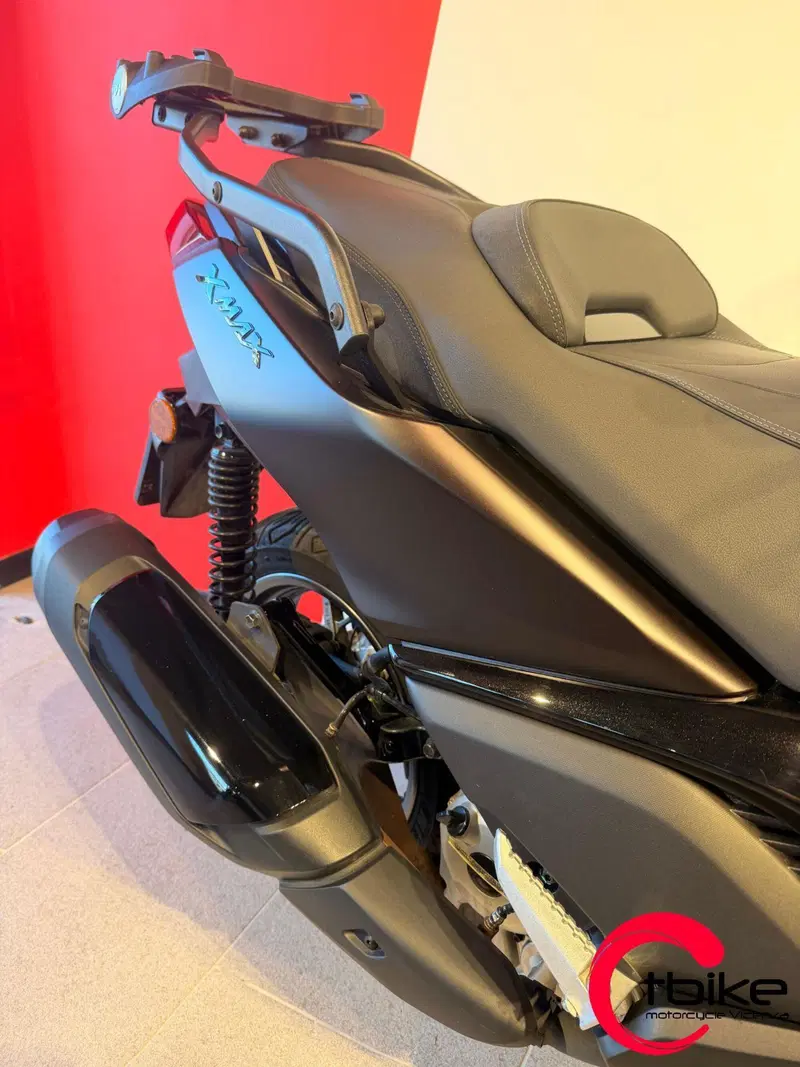 Yamaha X-Max 300 Tech Max (2025 - 26) (2)