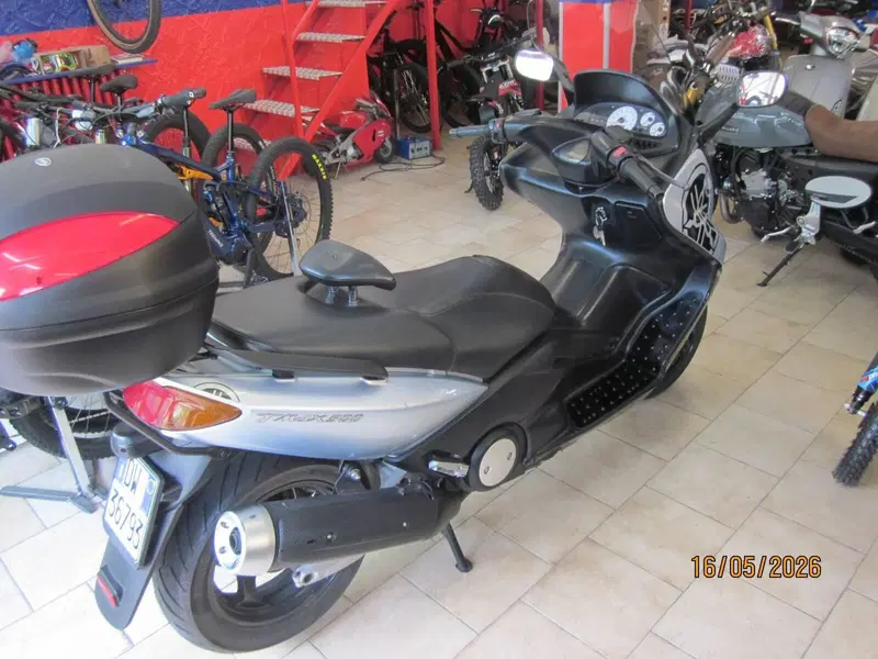 Yamaha T-Max 500 (2001 - 03) (4)