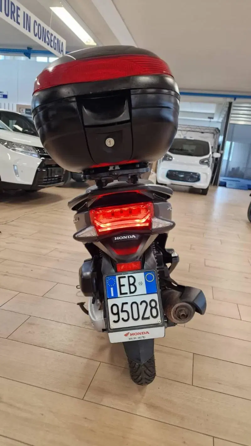 Honda PCX 150 (2014 - 17) (6)