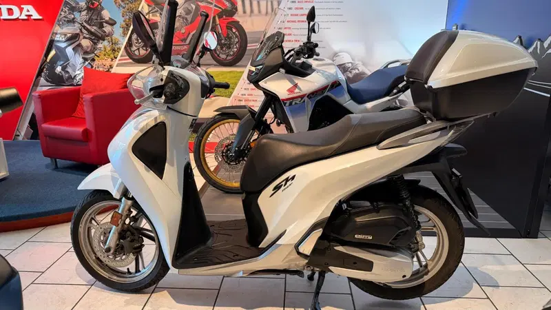 Honda SH 150i (2017 - 19) (2)