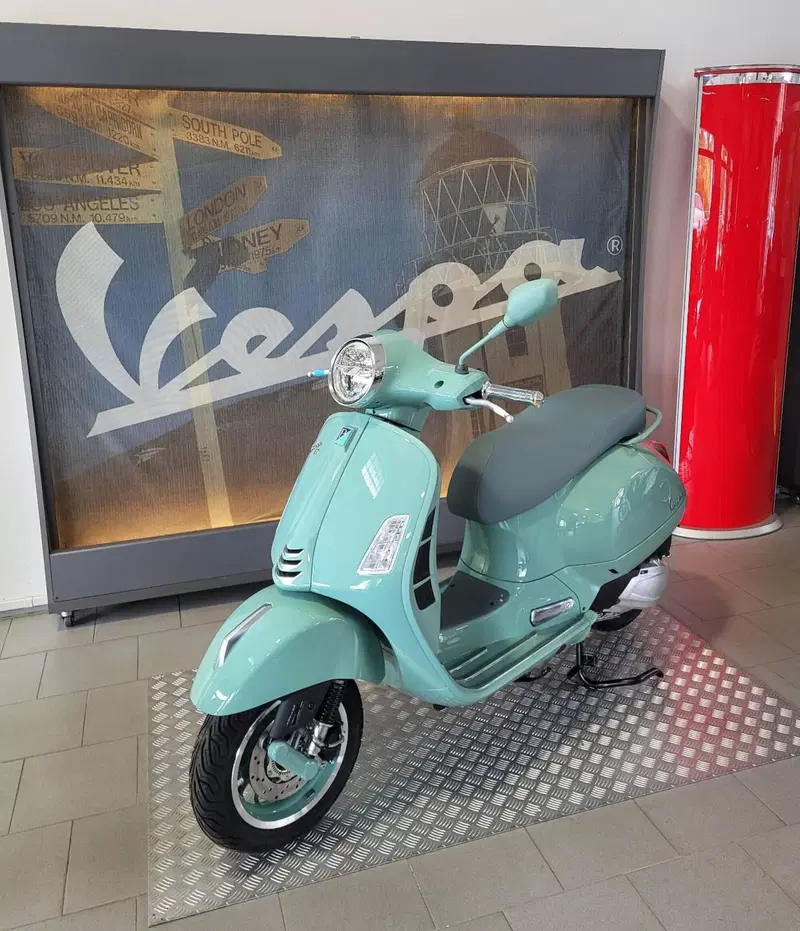 Vespa GTS 310 80th (2026)