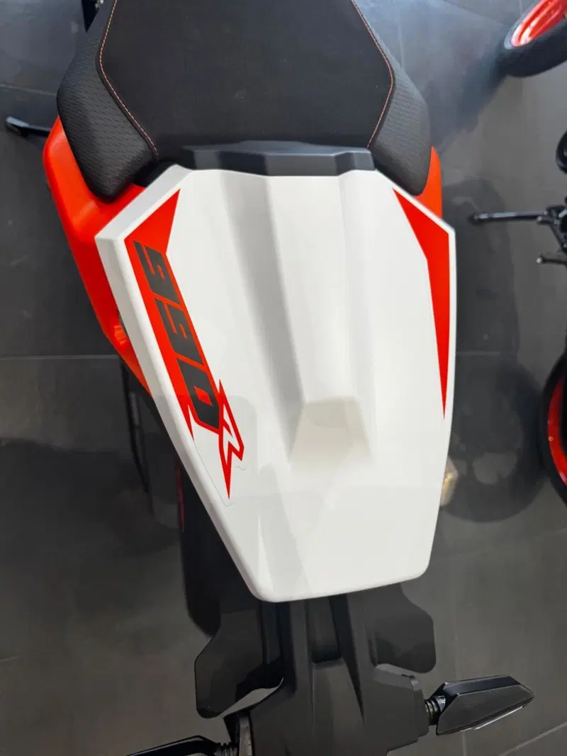 KTM 990 Duke R (2026) (3)