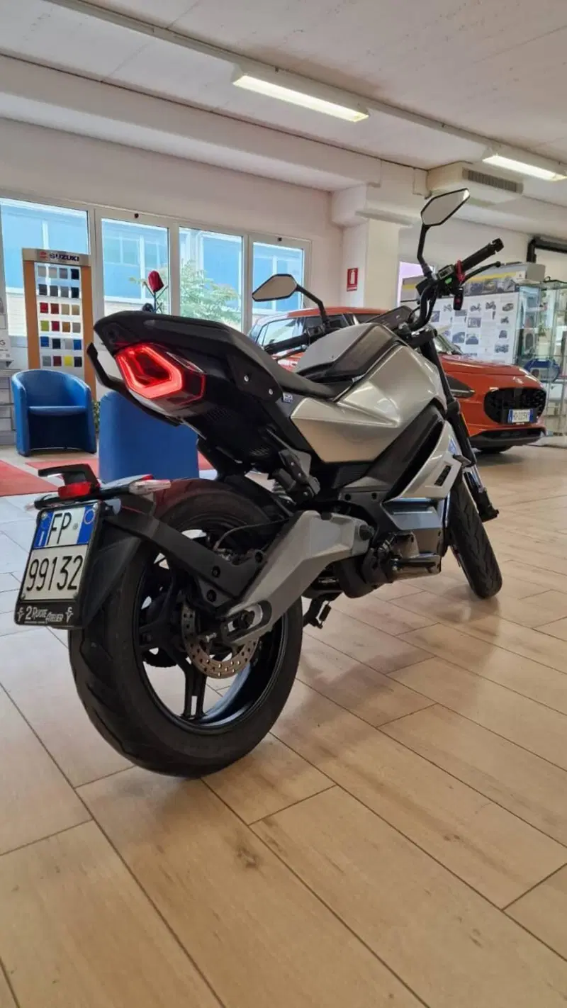 Niu RQi Sport (2024 - 26) (3)
