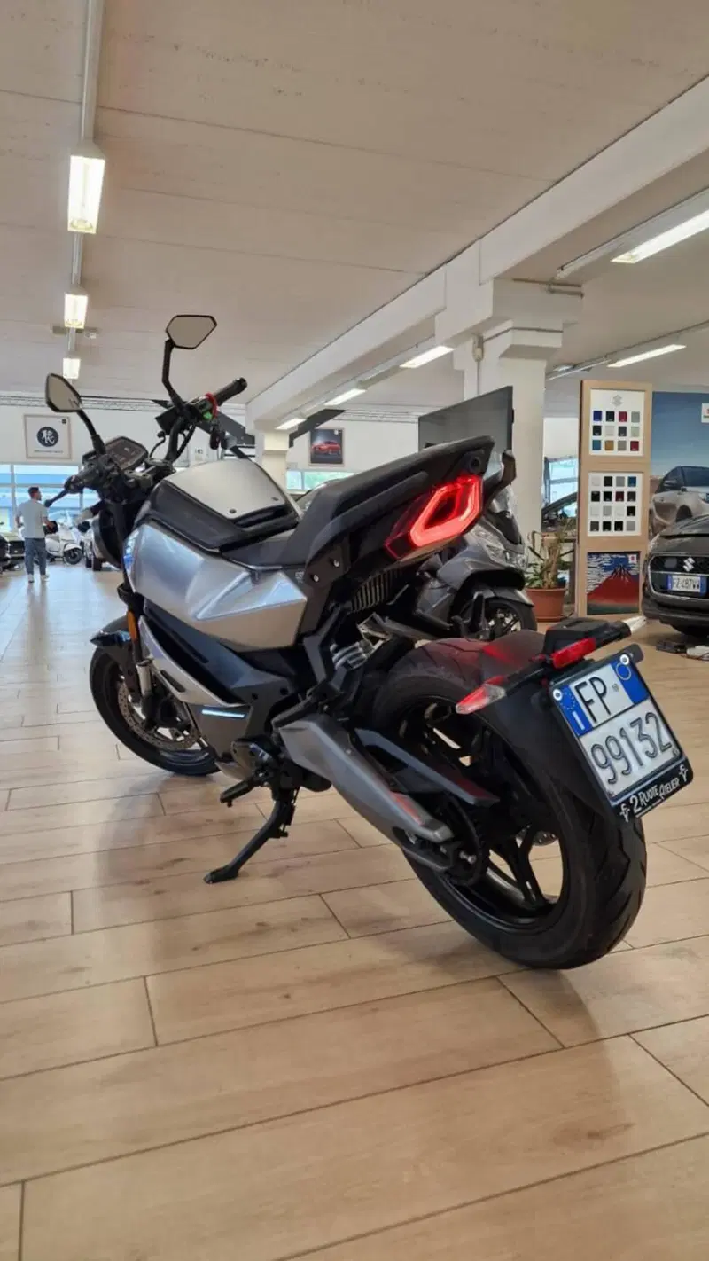 Niu RQi Sport (2024 - 26) (4)