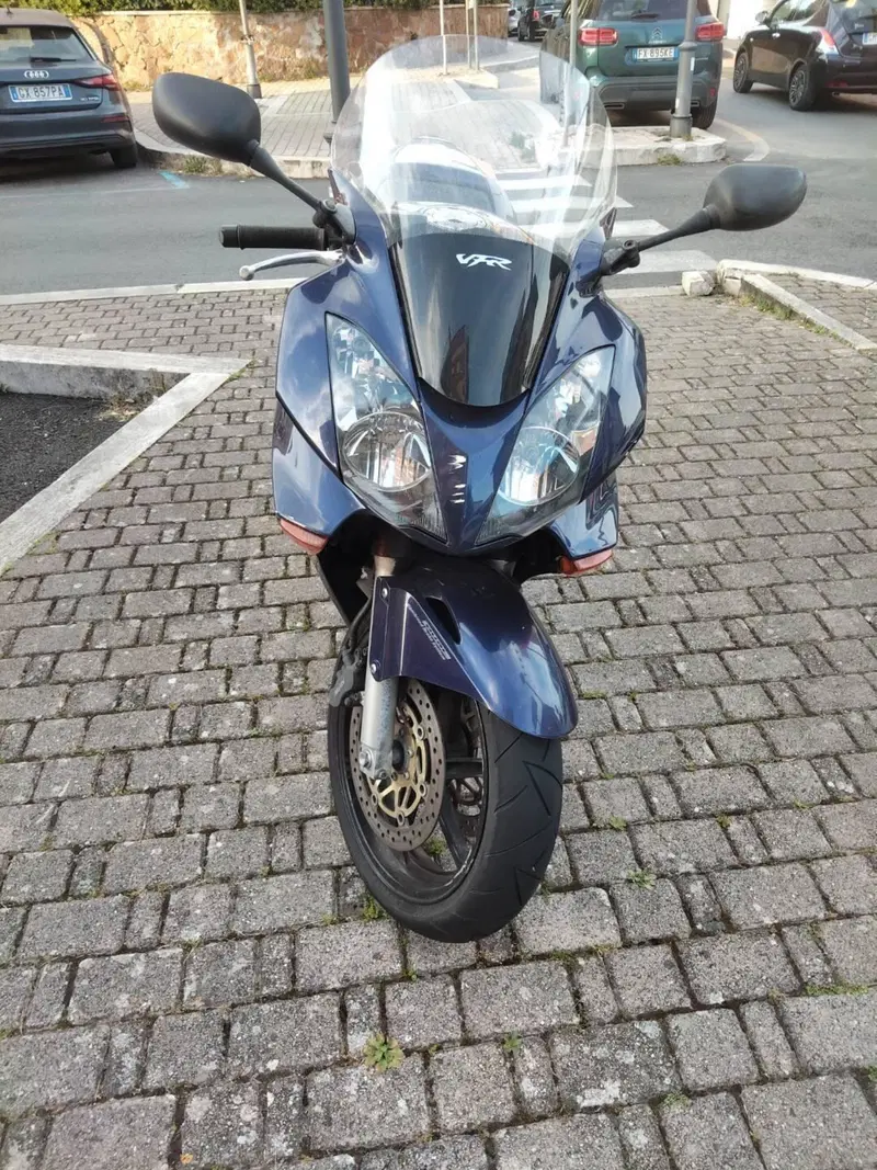 Honda VFR 800 (2002 - 05) (2)
