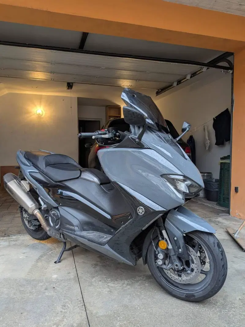 Yamaha T-Max 560 Tech Max (2021)