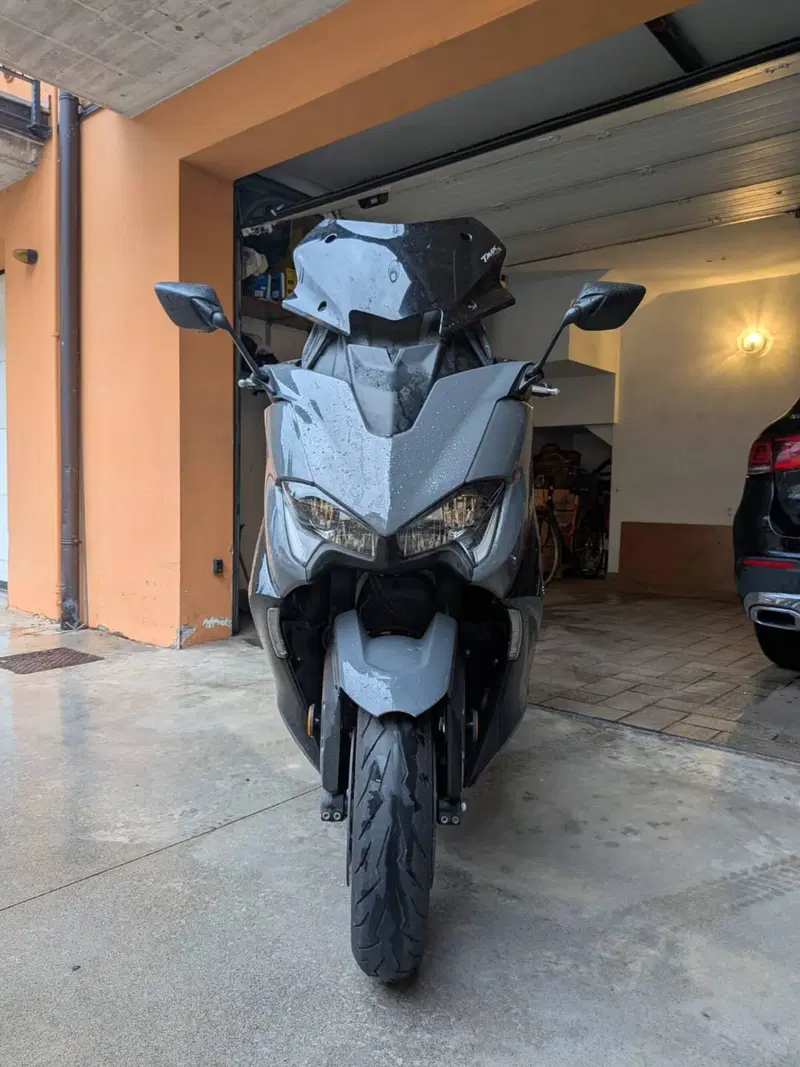 Yamaha T-Max 560 Tech Max (2021) (2)
