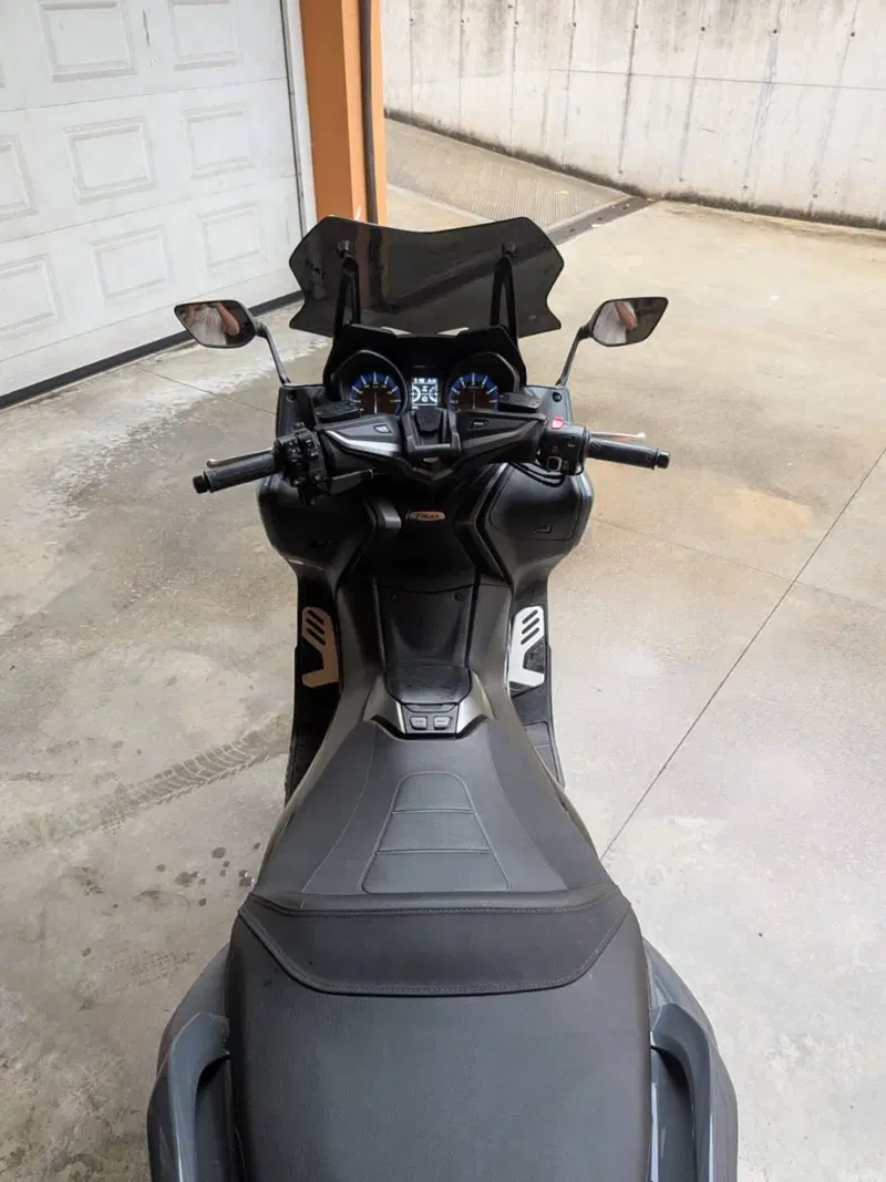Yamaha T-Max 560 Tech Max (2021) (7)