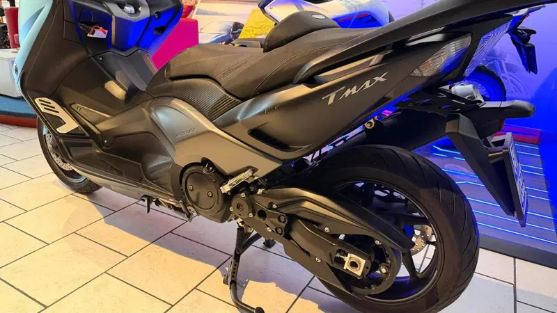 Yamaha T-Max 530 Iron Max (2014 - 17) (2)