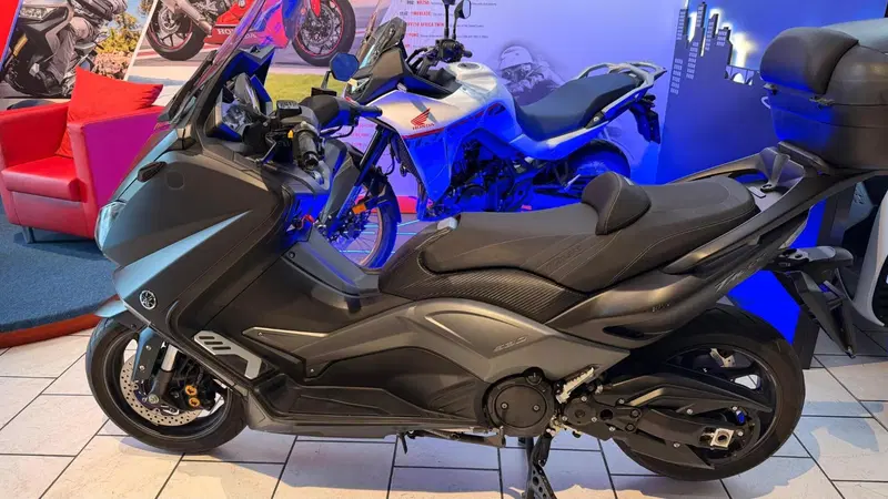 Yamaha T-Max 530 Iron Max (2014 - 17) (3)