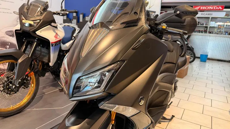 Yamaha T-Max 530 Iron Max (2014 - 17) (4)