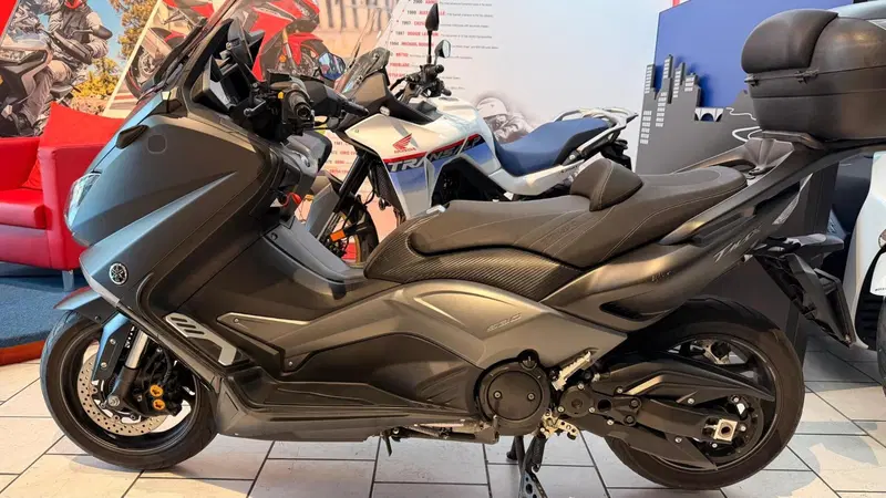 Yamaha T-Max 530 Iron Max (2014 - 17) (9)
