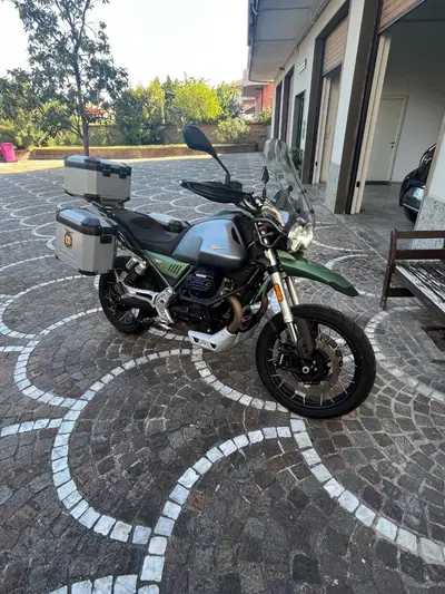 Moto Guzzi V85 TT Centenario (2021 - 22) usata